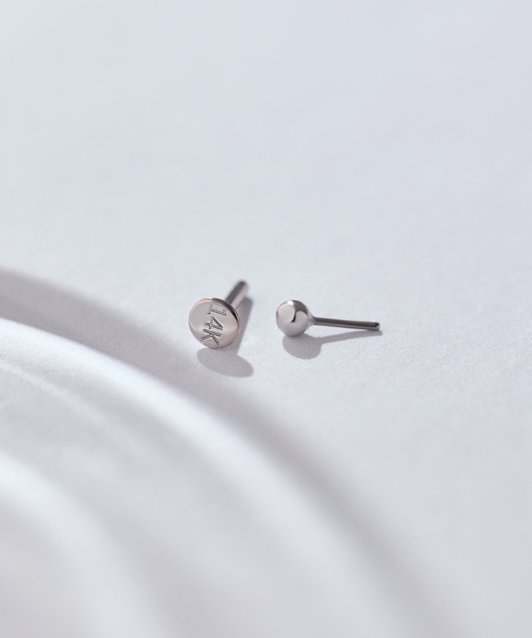 14K White Gold Classic Ball Threadless 2mm Piercing