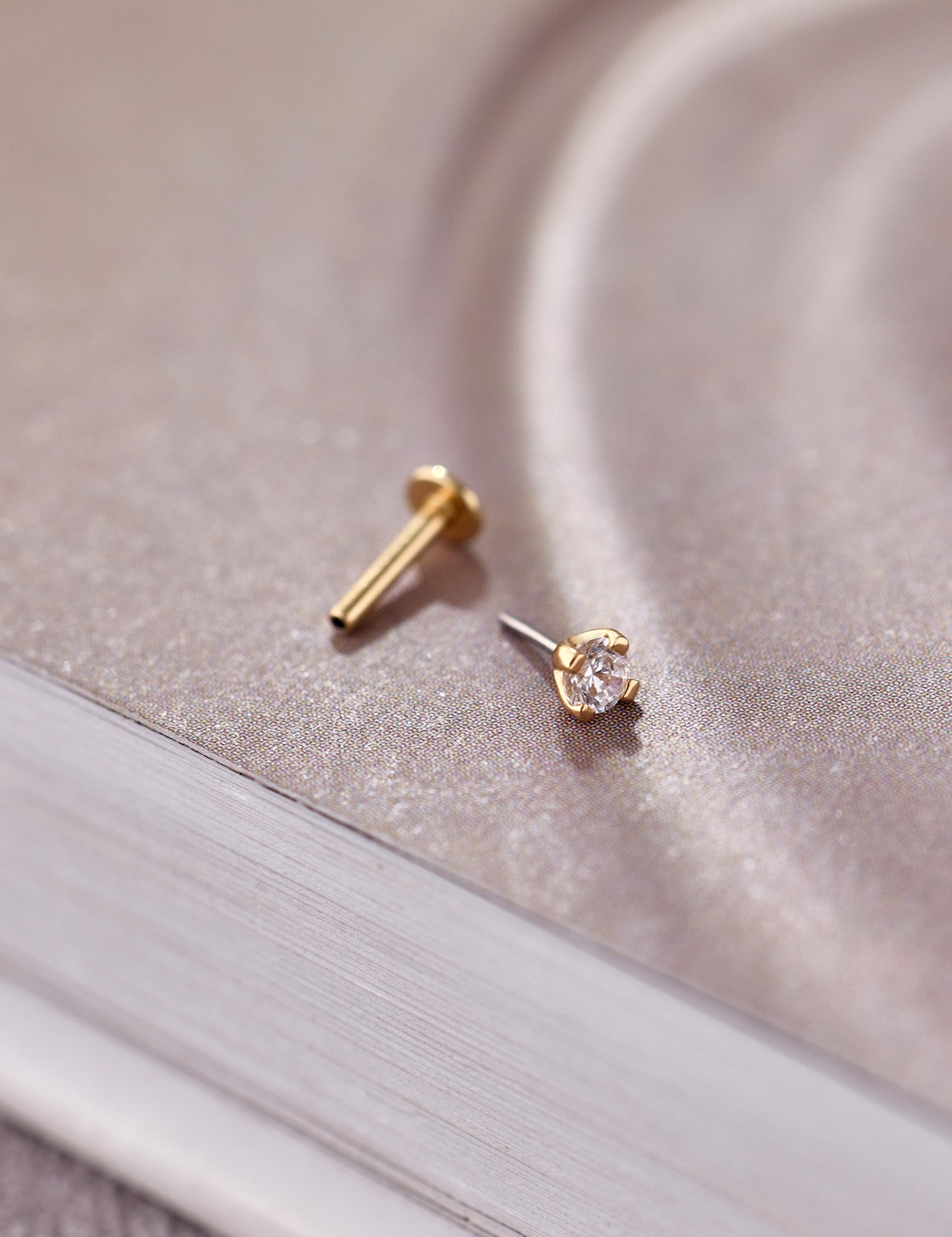 14K Gold Solitaire Gem Threadless 2.5mm Piercing