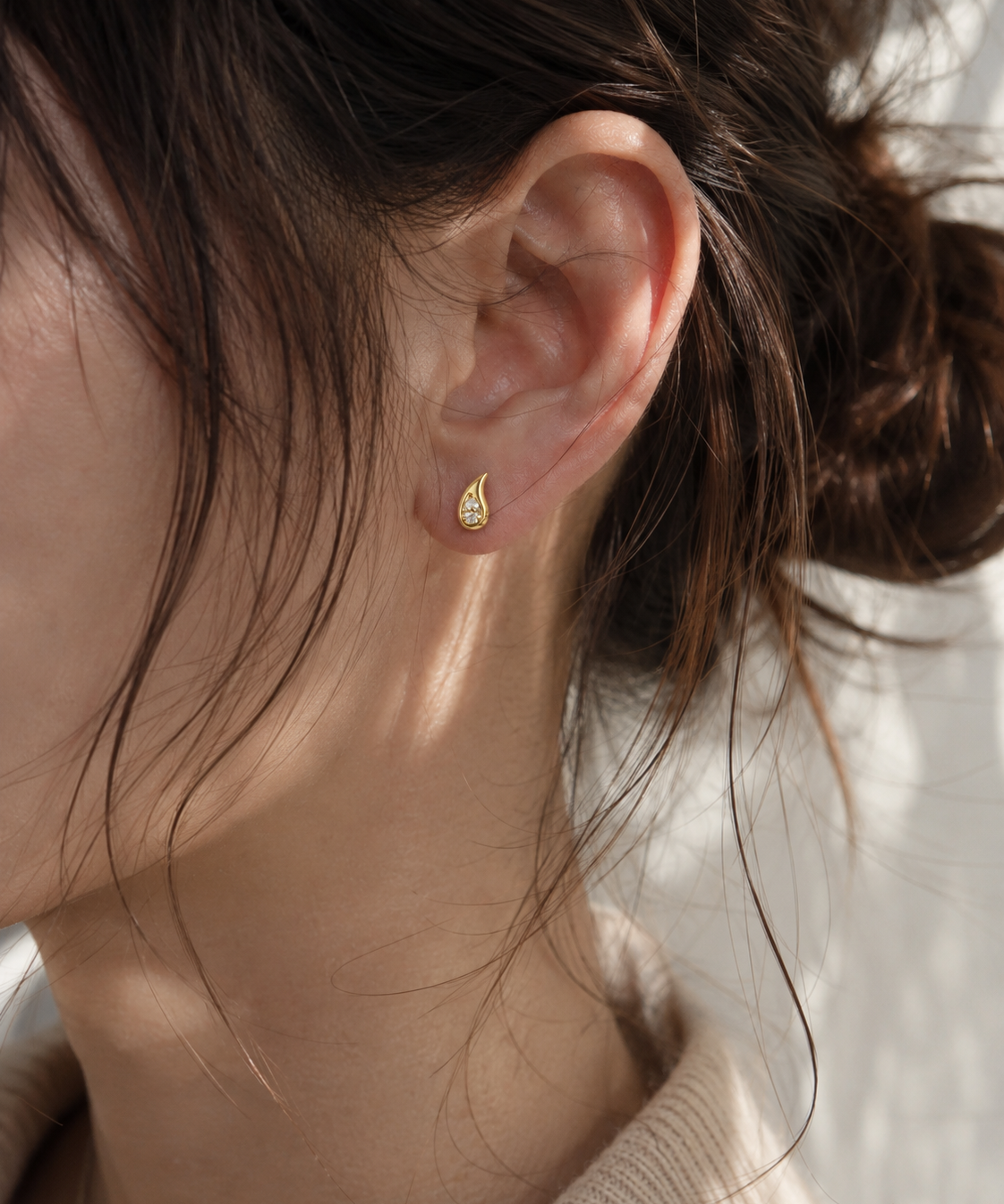 Titanium PVD Gold Tear of Light Threaded Piercing