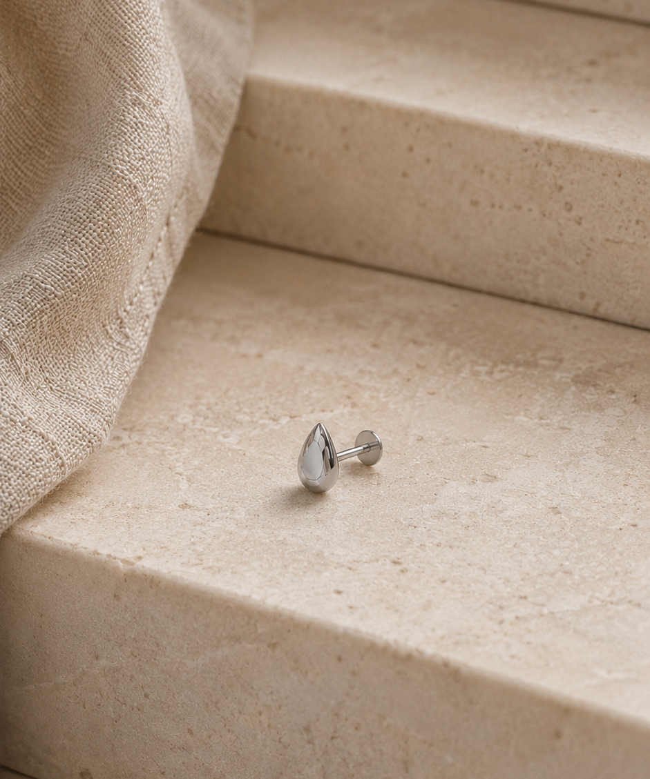 Titanium Faceted Cut Teardrop Threaded Piercing