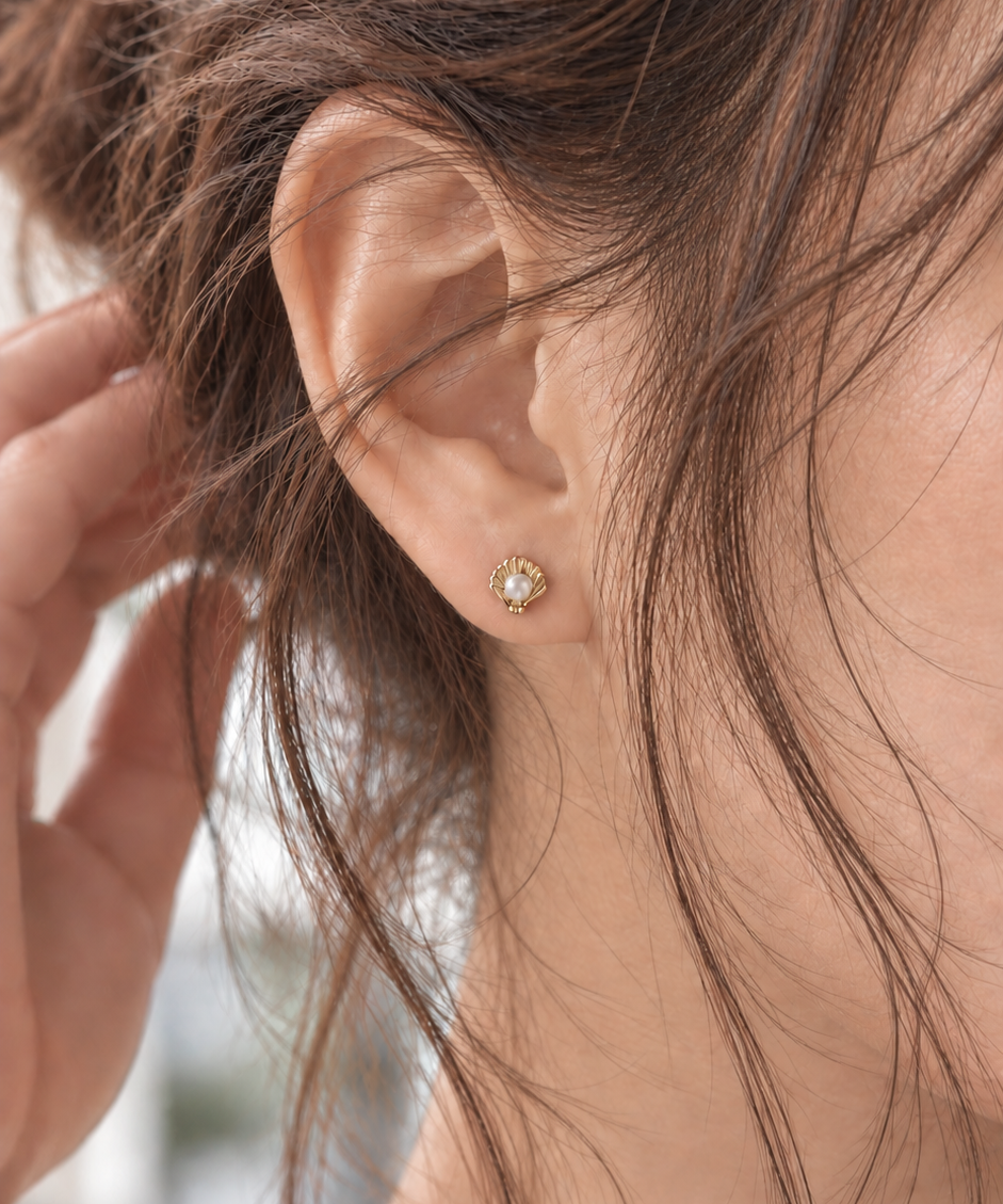 Titanium PVD Gold Pearl Haven Threaded Piercing