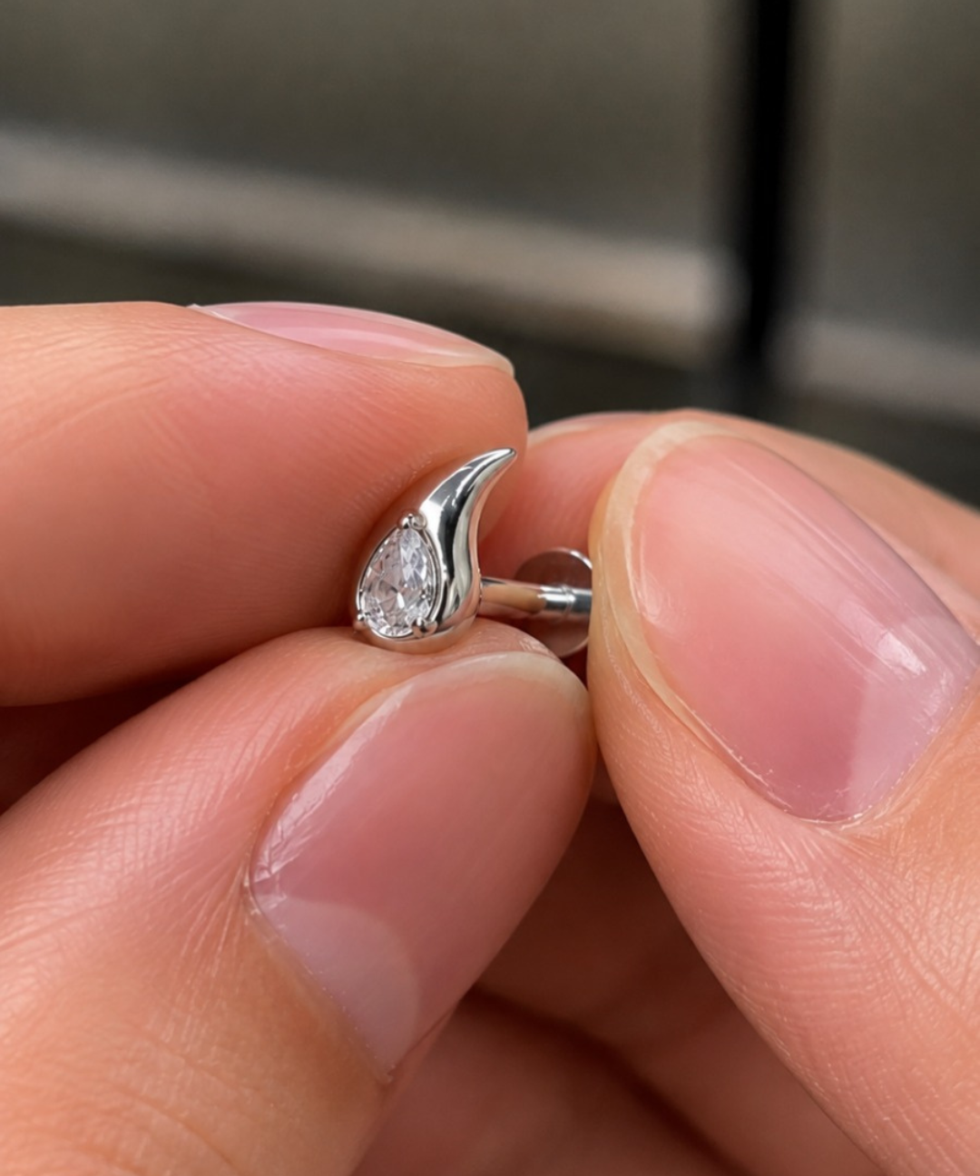 Titanium Tear of Light Threaded Piercing