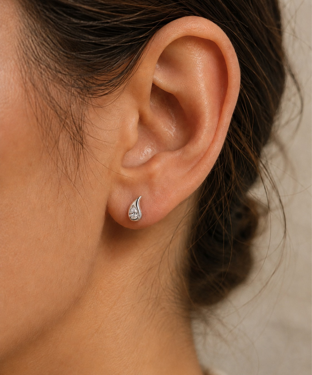 Titanium Tear of Light Threaded Piercing