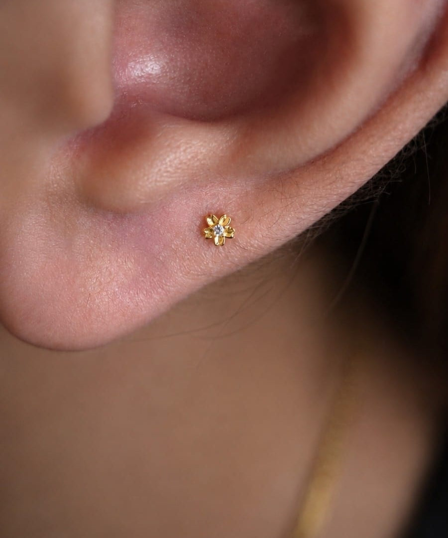 14K Gold Miniature Sakura Flower Threadless Piercing