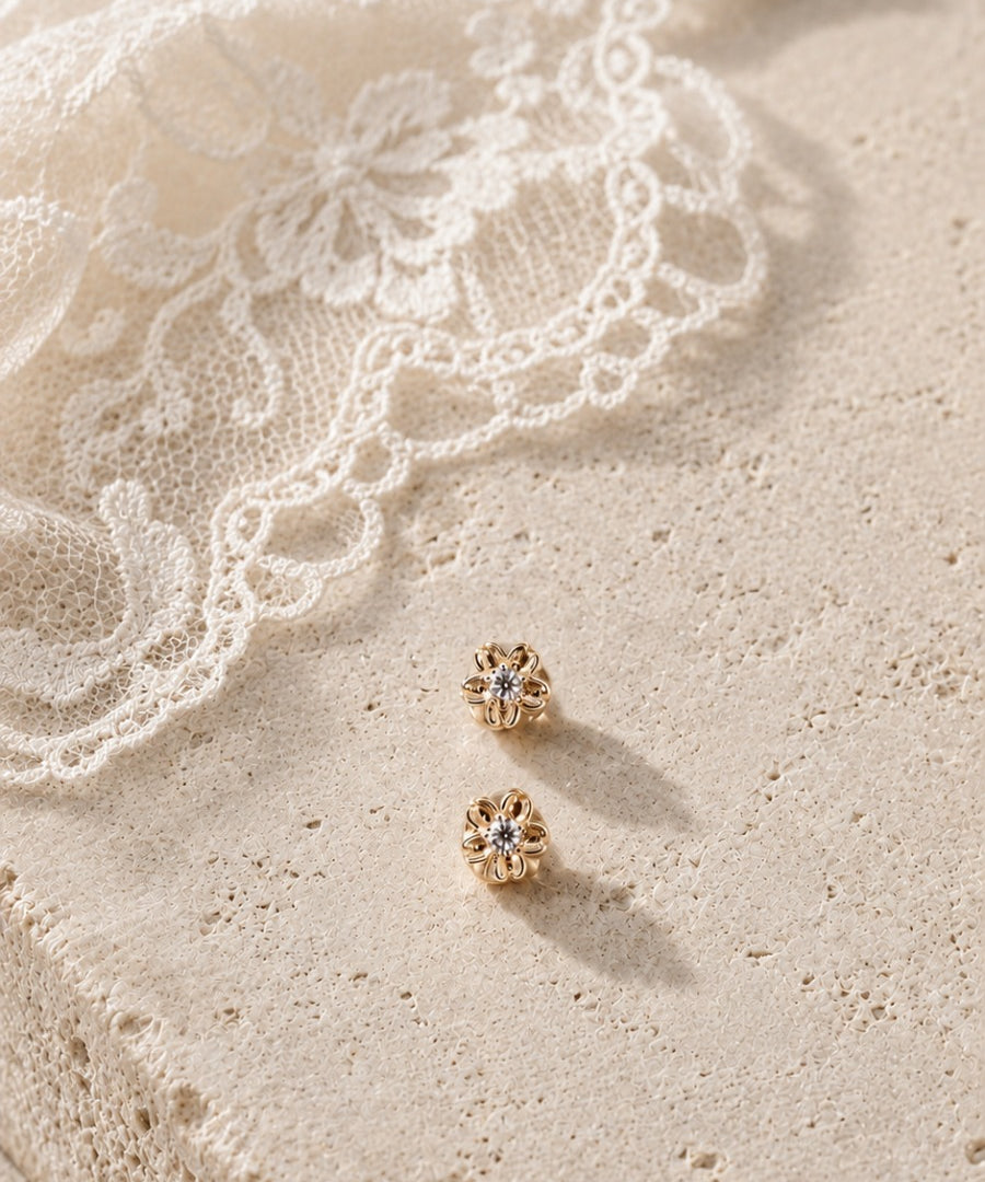 14K Gold Miniature Sakura Flower Threadless Piercing