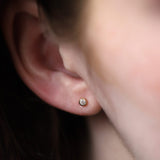 14K Gold Solitaire Aura Threadless Piercing