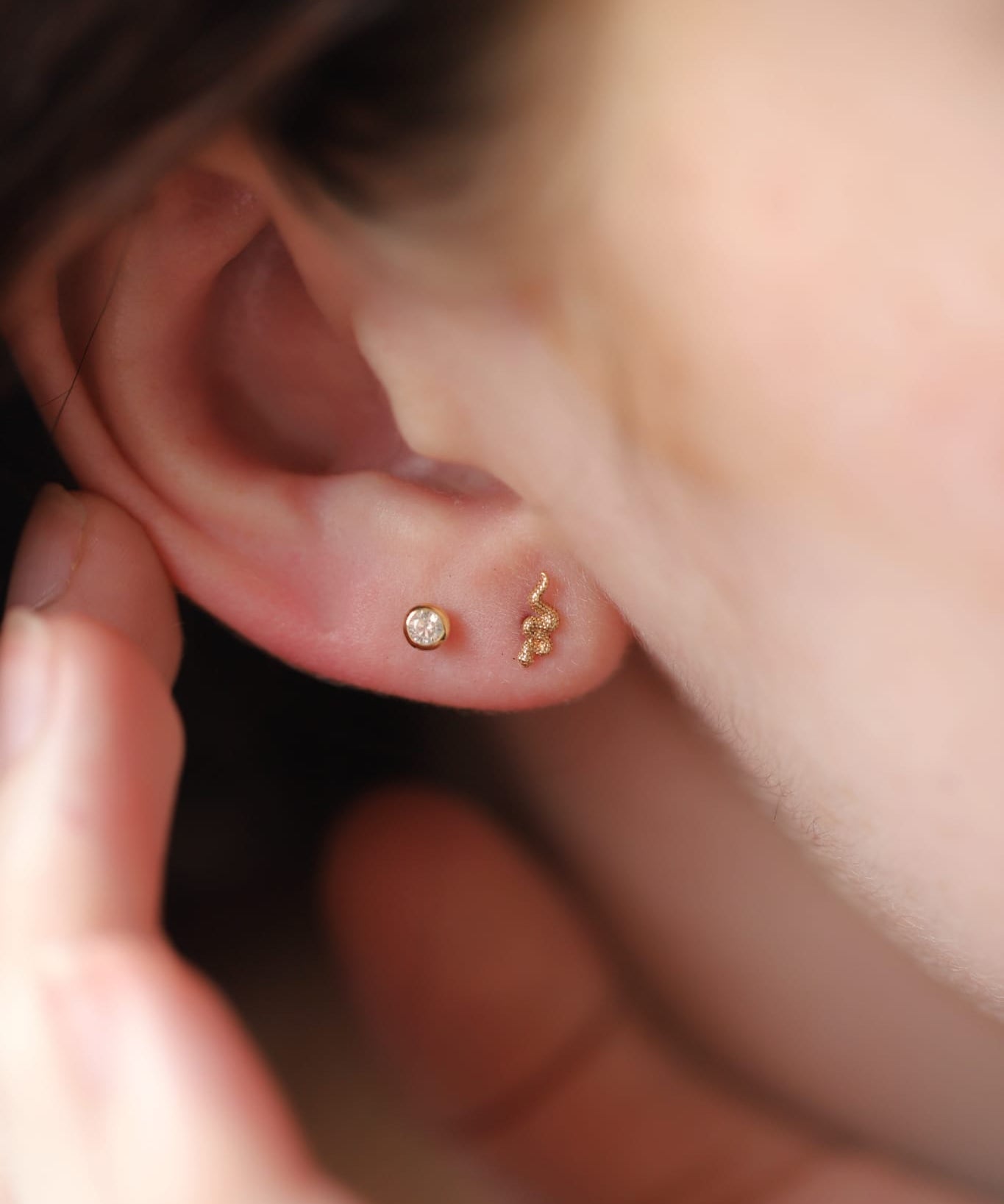 14K Gold Serpent Motif Threadless Piercing