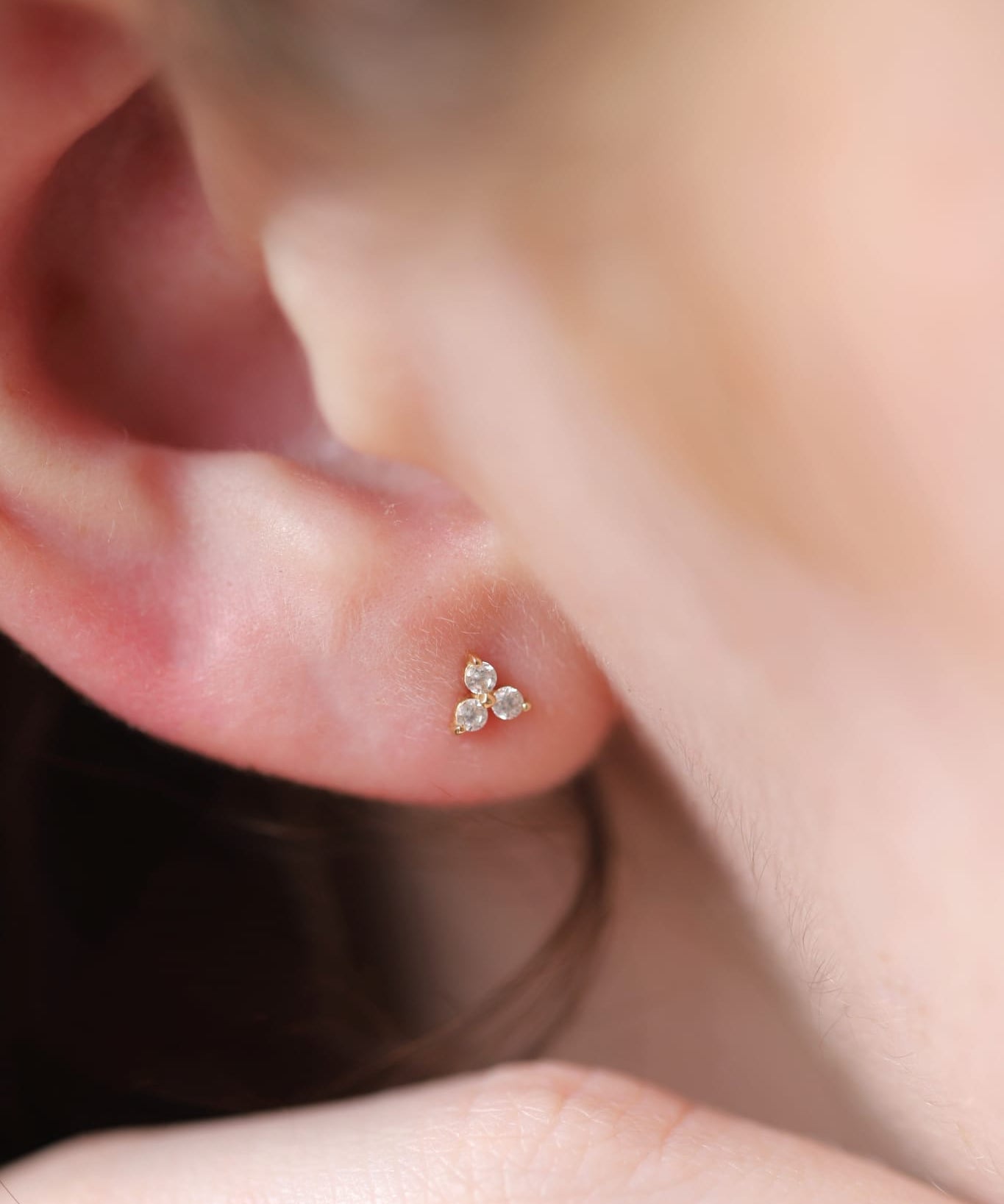 14K Gold Trio Crystal Threadless Piercing