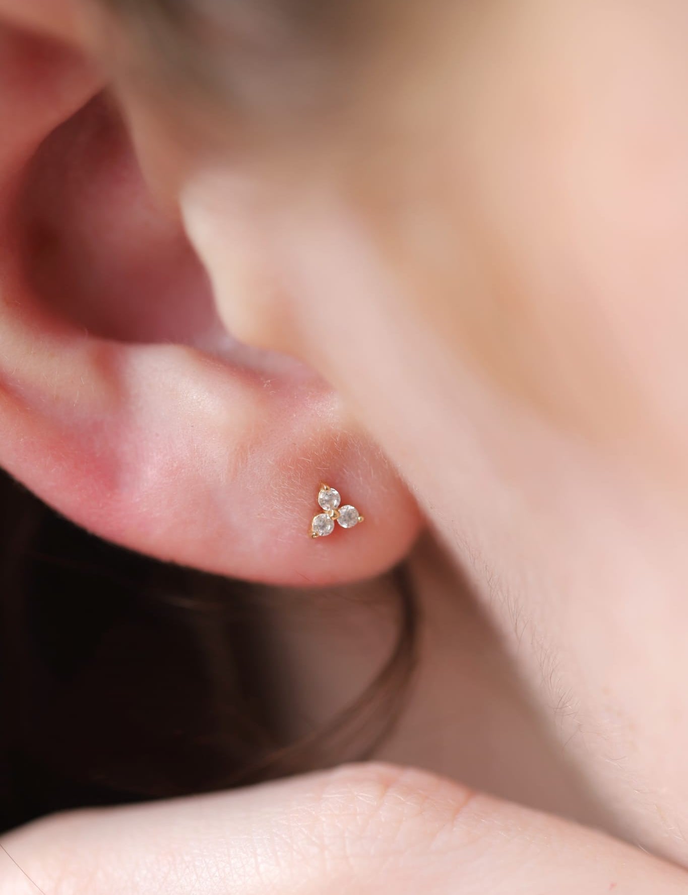 14K Gold Trio Crystal Threadless Piercing