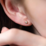 14K Gold Solitaire Aura Threadless Piercing