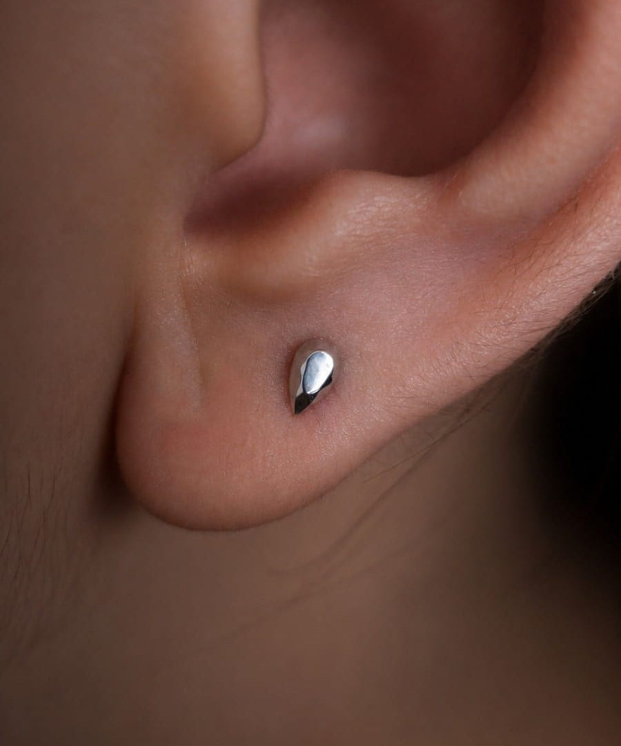 14K White Gold Faceted Cut Disc Teardrop Threadless Piercing